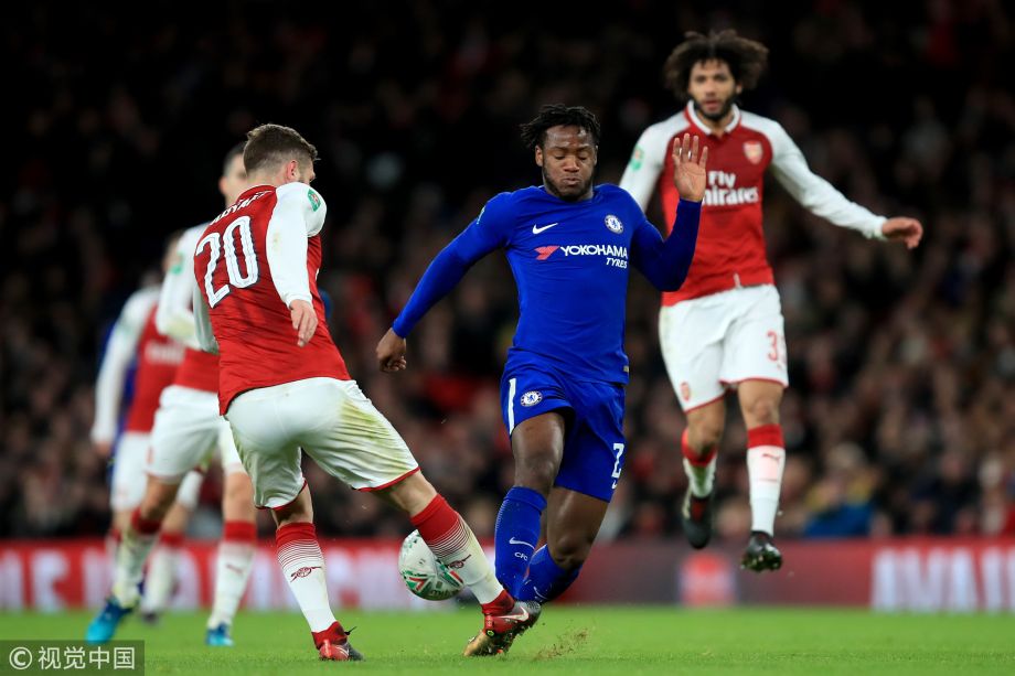 他同样穿上 他同样穿上