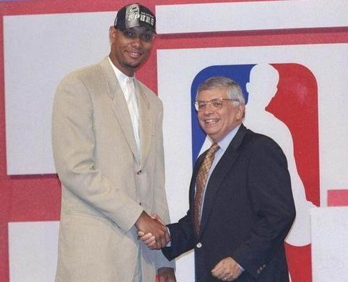 会议还讨论 会议还讨论