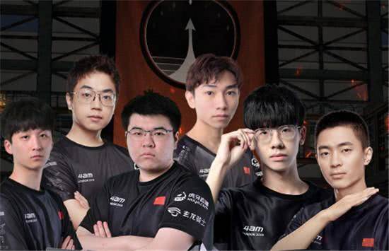 他反而在这 他反而在这